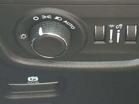 Used 2023 Jeep Grand Cherokee L Laredo AWD/4WD image 25