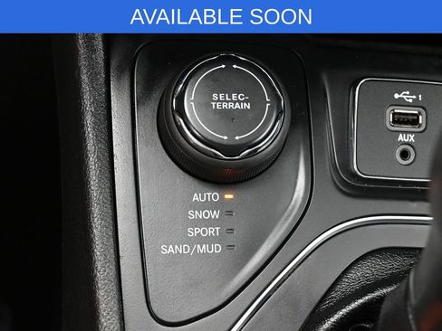 Used 2021 Jeep Cherokee Latitude Lux w/ Sun & Sound Group image 25