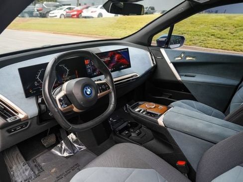 Used 2024 BMW iX xDrive50 w/ Premium Package AWD/4WD image 25