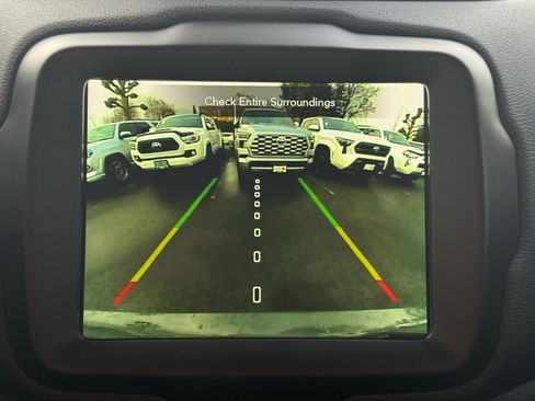 Used 2023 Jeep Renegade Trailhawk image 29