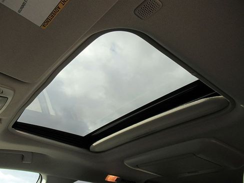 Used 2021 Toyota Sienna Limited image 43