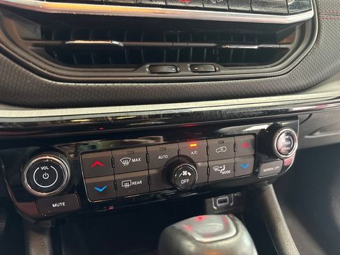 Used 2025 Jeep Compass Trailhawk AWD/4WD image 22