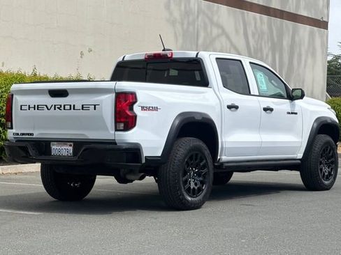 Used 2024 Chevrolet Colorado Trail Boss w/ Technology Package image 4