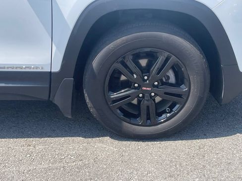 Used 2024 GMC Terrain SLE w/ Driver Convenience Package FWD image 32