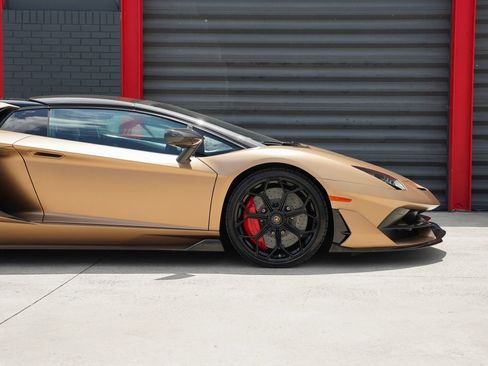 Used 2020 Lamborghini Aventador SVJ AWD/4WD image 10