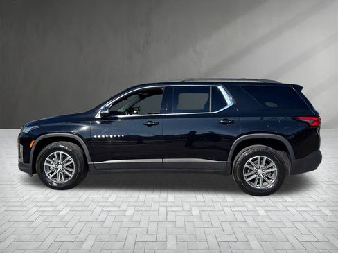 Used 2023 Chevrolet Traverse LT image 2
