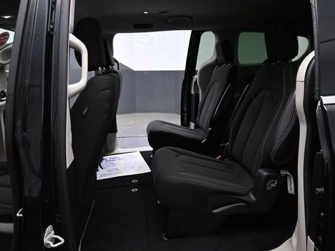 Used 2023 Chrysler Voyager LX FWD image 26