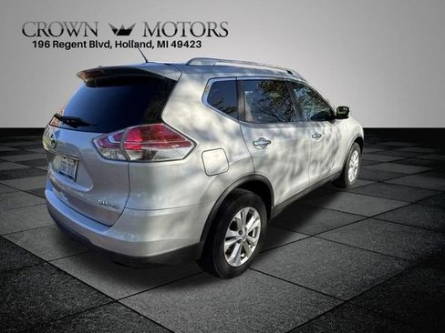 Used 2016 Nissan Rogue SV AWD/4WD image 7