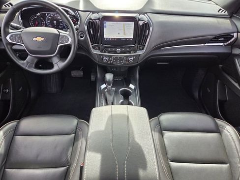 Used 2023 Chevrolet Traverse Premier FWD image 12