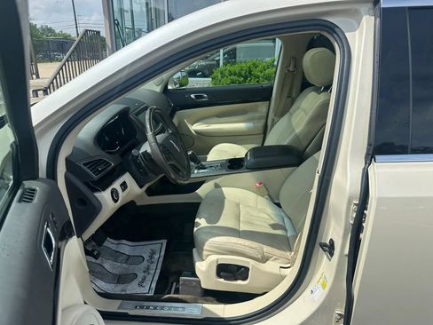 Used 2018 Lincoln MKT AWD w/ Technology Package image 8