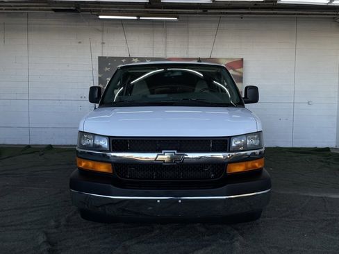 Used 2017 Chevrolet Express 3500 LT w/ LT Preferred Equipment Group image 8