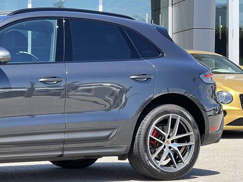 Used 2023 Porsche Macan S w/ Sport Chrono Package image 10