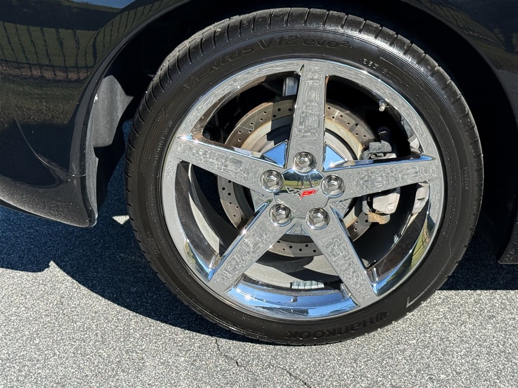 Used 2007 Chevrolet Corvette Coupe w/ Preferred Equipment Group RWD image 30