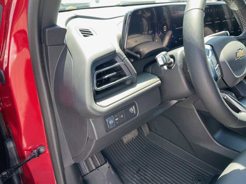 New 2025 Chevrolet Traverse LT w/ LPO, Floor Liner Package image 20