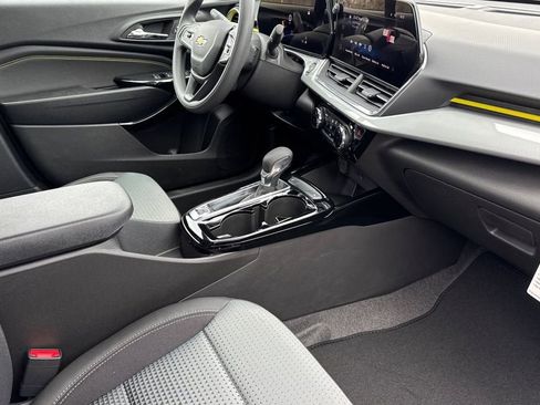New 2026 Chevrolet Trax LT image 16