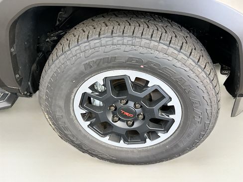 Used 2026 Toyota 4Runner TRD Off-Road Premium AWD/4WD image 11