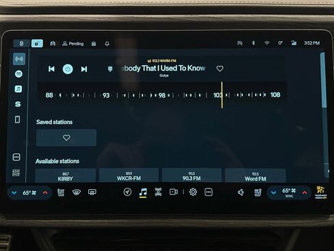 Used 2023 Rivian R1S Adventure image 32