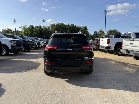 Used 2014 Jeep Cherokee Latitude FWD image 37