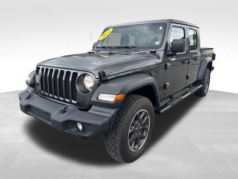 Used 2022 Jeep Gladiator Sport w/ Trailer Tow Package AWD/4WD image 2