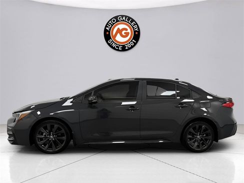 Used 2023 Toyota Corolla SE image 4