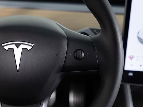 Used 2020 Tesla Model 3 Long Range AWD/4WD image 30