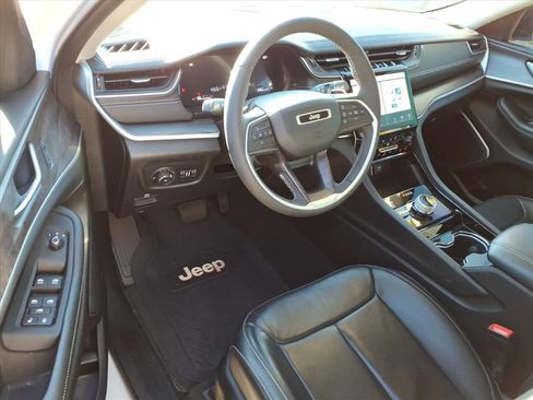 Used 2023 Jeep Grand Cherokee Limited w/ Luxury Tech Group II image 48