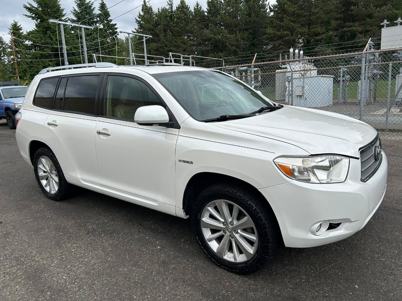 Used 2010 Toyota Highlander Limited AWD/4WD image 3