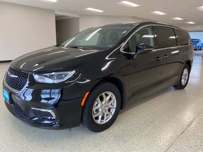 Used 2024 Chrysler Pacifica Touring-L