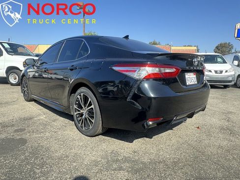 Used 2020 Toyota Camry SE image 6
