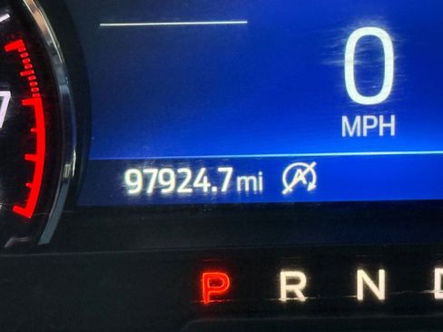 Used 2020 Ford Explorer XLT image 27