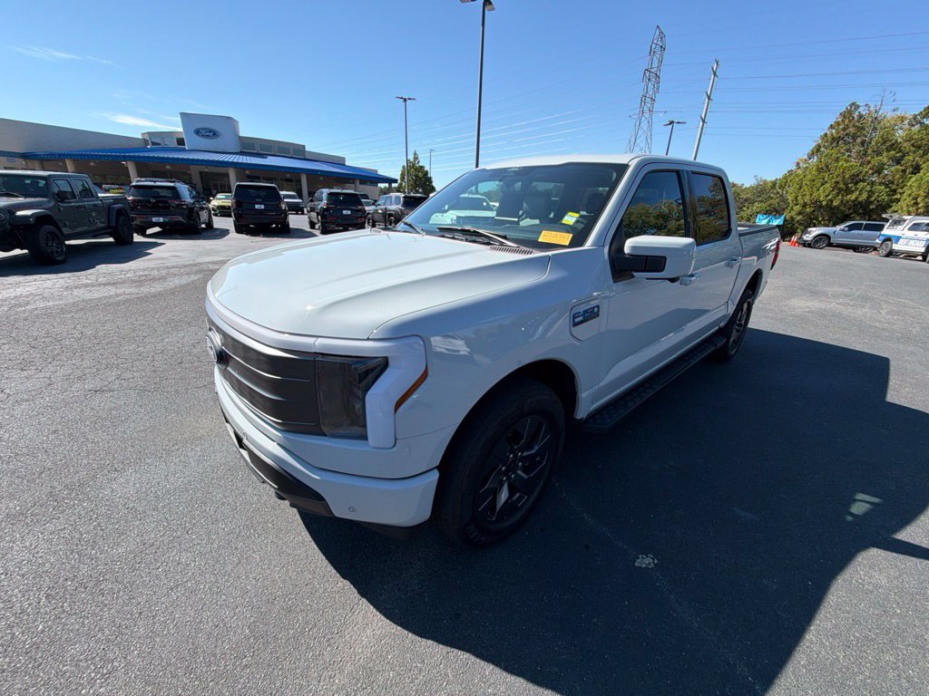 Used 2024 Ford F150 Lightning Lariat AWD/4WD image 25