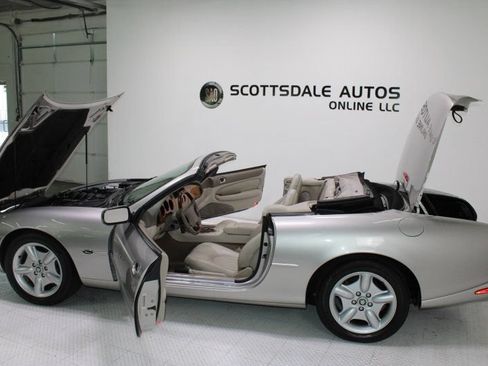 Used 1999 Jaguar XK8 Convertible RWD image 23