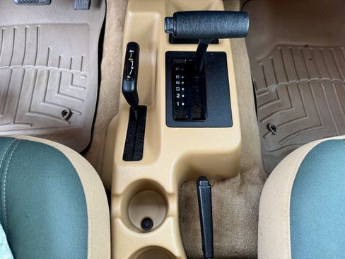 Used 1998 Jeep Wrangler Sahara AWD/4WD image 15