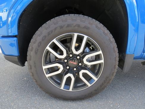 Certified 2023 GMC Sierra 1500 AT4 w/ Technology Package image 15