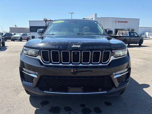 Used 2025 Jeep Grand Cherokee Limited w/ Luxury Tech Group II RWD image 2