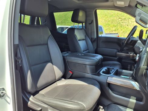 Used 2022 Chevrolet Silverado 1500 LT Trail Boss w/ Convenience Package II image 8