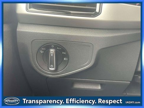 Used 2022 Volkswagen Atlas Cross Sport SE image 20