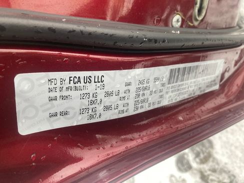 Used 2019 Jeep Cherokee Limited image 40