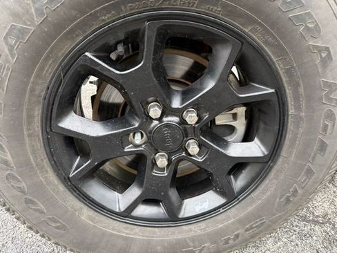 Used 2022 Jeep Wrangler Unlimited Sport AWD/4WD image 7