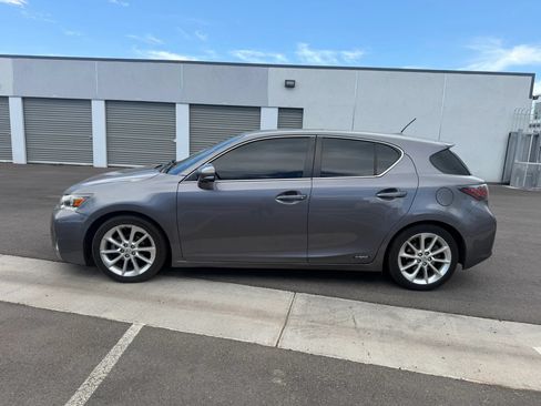 Used 2012 Lexus CT 200h Premium w/ Premium Audio Pkg FWD image 3