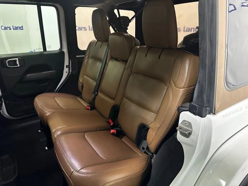 Used 2021 Jeep Wrangler Unlimited Rubicon AWD/4WD image 13