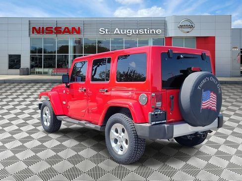 Used 2015 Jeep Wrangler Unlimited Sahara w/ Dual Top Group AWD/4WD image 4