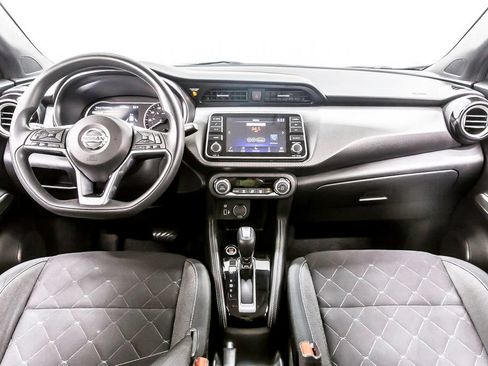 Used 2019 Nissan Kicks SV FWD image 17