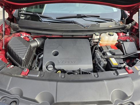 Used 2022 Chevrolet Traverse RS image 33