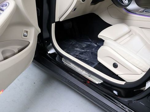 Certified 2022 Mercedes-Benz GLC 300 4MATIC image 28