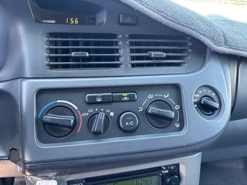 Used 2003 Toyota Sienna LE w/ Symphony Pkg FWD image 24