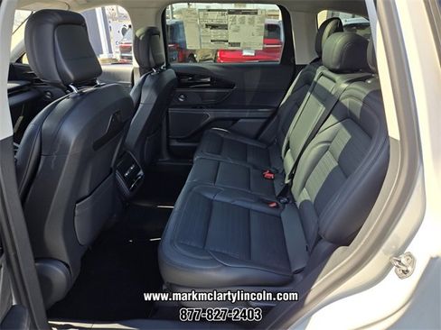 New 2026 Lincoln Nautilus Reserve image 8