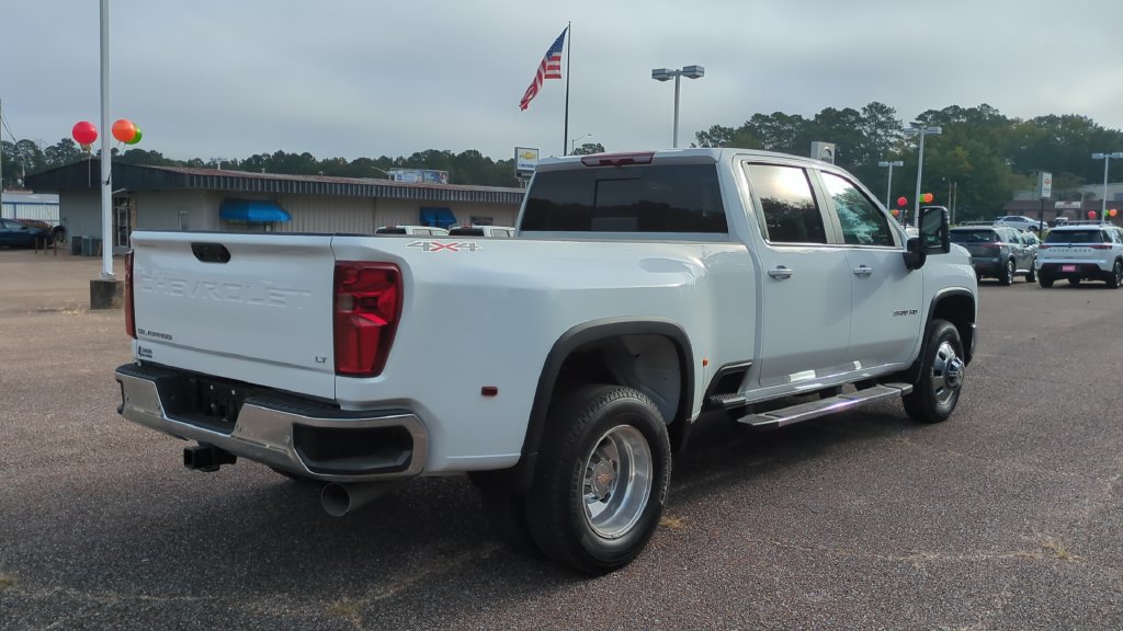 Used 2026 Chevrolet Silverado 3500 LT w/ All Star Edition AWD/4WD image 5