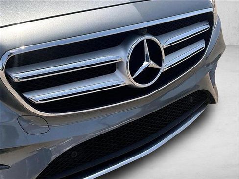 Used 2020 Mercedes-Benz E 350 Sedan image 27
