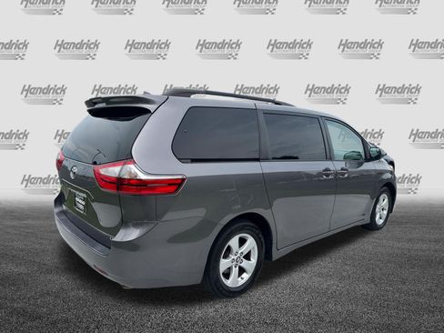 Used 2018 Toyota Sienna LE FWD image 10